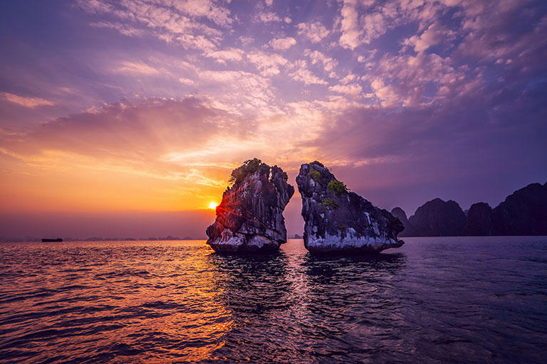 Top Halong Bay Cruise Experiences: Halong Amanda Cruise, Diana Cruise & Orient Legacy Cruise Halong